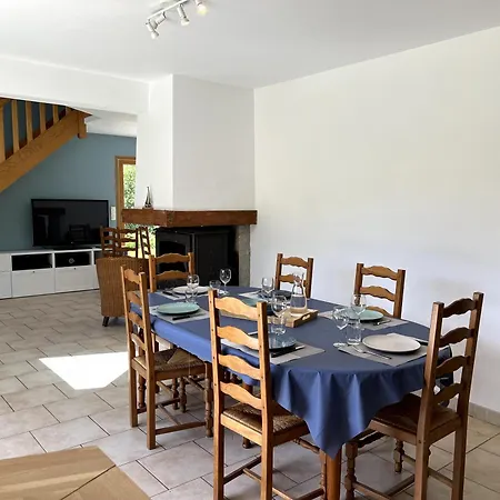 Maison De Charlie Madame Est Servie
