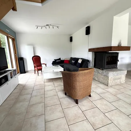Holiday home Maison De Charlie Madame Est Servie