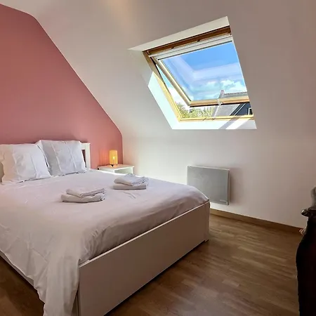 Maison De Charlie Madame Est Servie Holiday home Tregastel