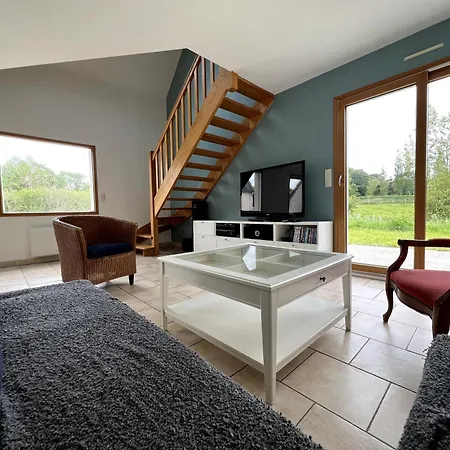 Holiday home Maison De Charlie Madame Est Servie *